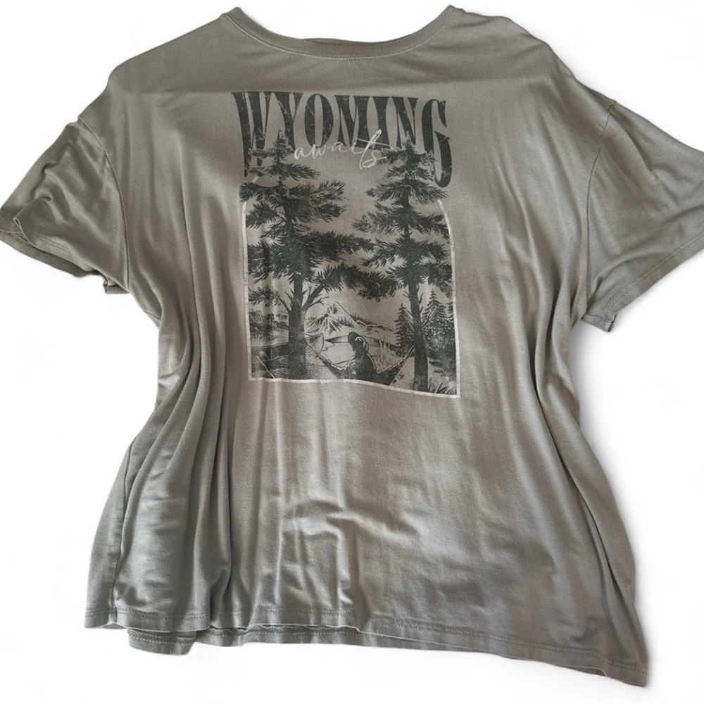 Wyoming Graphic Women's Tee in Green